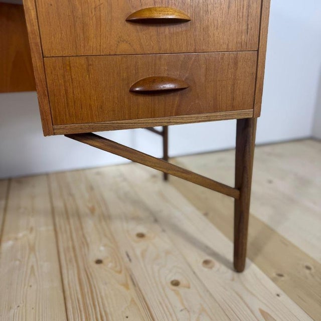 Vintage Danish Desk in Teak by Svend Åge Madsen for H.P. Hansen, 1960s For Sale - Image 17 of 18