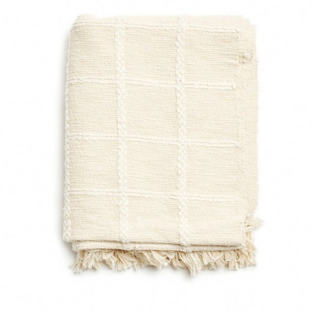 Sea Shell White Checks Handloom Textured Cotton Throw For Sale - Image 4 of 16