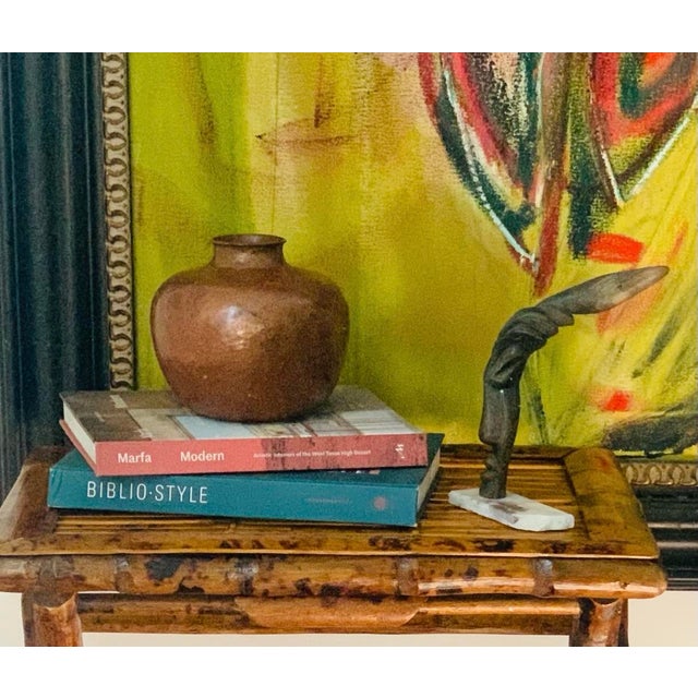 Wood Ralph Lauren Style Faux ‘Scorched Tortoise’ Bamboo Cane Foldable Butler Serving Tray, Side Table, Nightstand Vintage Mid-Century, Circa 1940s For Sale - Image 7 of 12