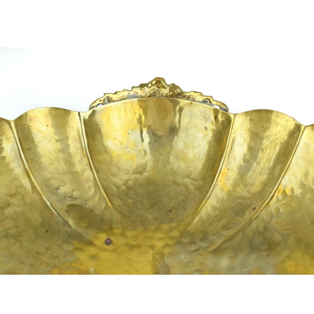 Metal Mid 20th Century Scalloped Italian Oval Hand-Hammered Brass Centerpiece Grape Vine Design Bowl With Lion of Venice Mark For Sale - Image 7 of 10