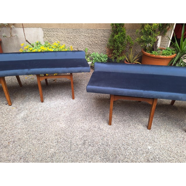 Mid-Century Modern Bench in Light Wood with Electric Blue Velvet Seat, 1960s For Sale - Image 3 of 18