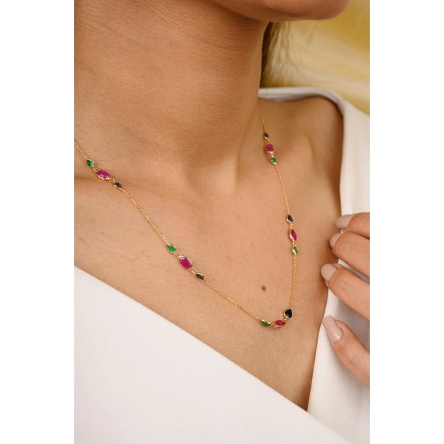 Art Deco 18k Yellow Gold Emerald Ruby & Sapphire Beaded Necklace for Women For Sale - Image 3 of 15
