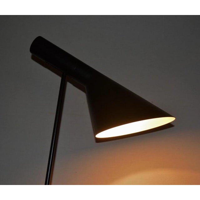 Arne Jacobsen Black AJ Table Lamp by Arne Jacobsen for Louis Poulsen, Denmark, 1960s For Sale - Image 4 of 18