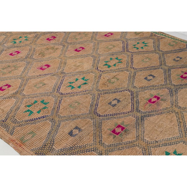 1960s Oushak Anatolian Kilim Rug For Sale - Image 5 of 10