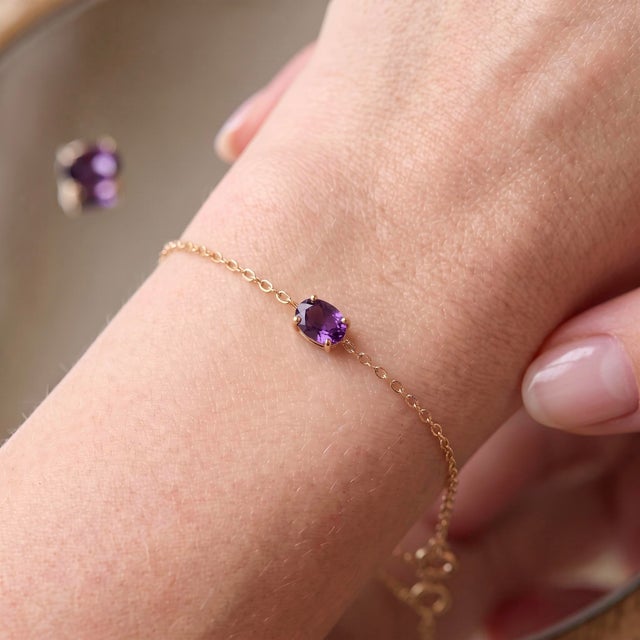 Elevate your everyday elegance with this minimalist East-West gemstone bracelet, designed to showcase understated luxury...