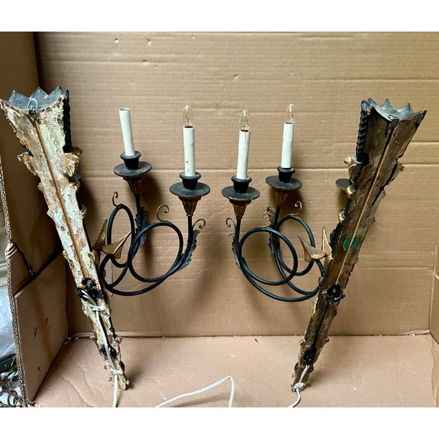 Black Pair Neoclassic Italian Carved Wood Iron Black Gold Painted Arrow Wall Sconces For Sale - Image 8 of 12