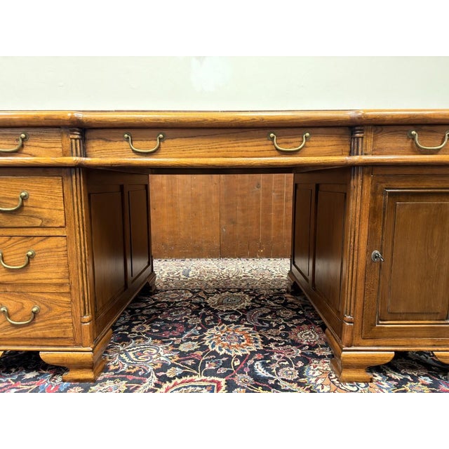 English Chesterfield Desk in Oak For Sale - Image 10 of 18
