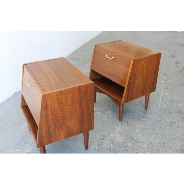 American Pair of Merton Gershun for American of Martinsville Mid Century Nightstands For Sale - Image 3 of 11