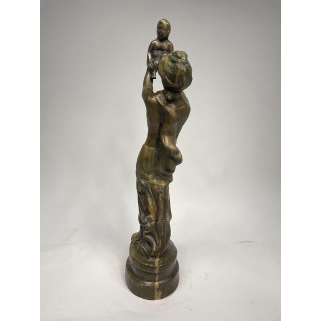 1930s Vintage Woman with Baby Figurine in Bronze, 1930s For Sale - Image 5 of 11