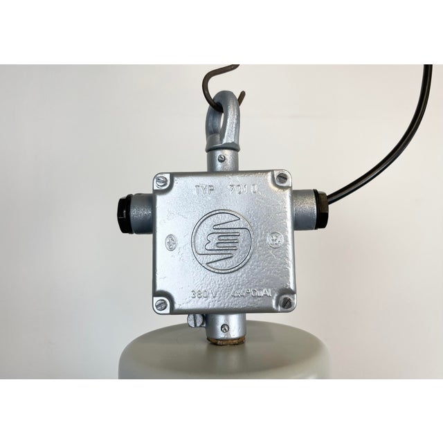 1960s Large Industrial Pendant Lamp in Enamel Factory from Elektrosvit, 1960s For Sale - Image 5 of 14