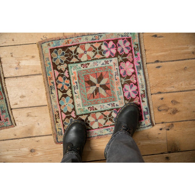 :: Single central geometric pinwheel floral design element wrapped by a reciprocating wave floral design motif and serpent...