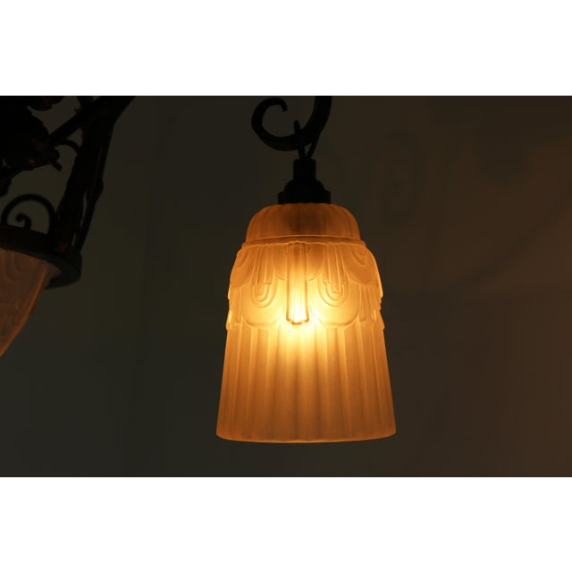 1930s Antique French Art Deco Geometric Wrought Iron and Frosted Glass Chandelier, 1930 For Sale - Image 5 of 15