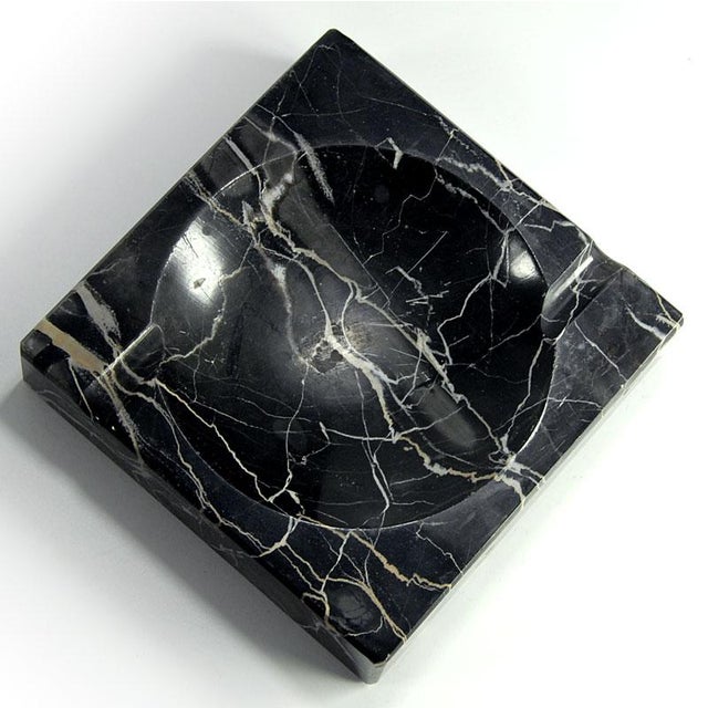 Vintage Art Deco Black Marble Ashtray, 1930s, in Very Good conditions. Designed 1920 to 1949