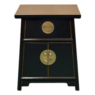 Oriental Black Lacquer Moon Face Hardware Small End Table Nightstand For Sale