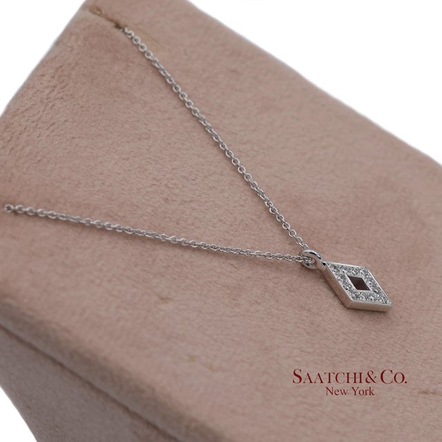 18k(750) White Gold Natural Diamond Rhombus Shape Pendant Necklace With Chain For Sale - Image 10 of 11