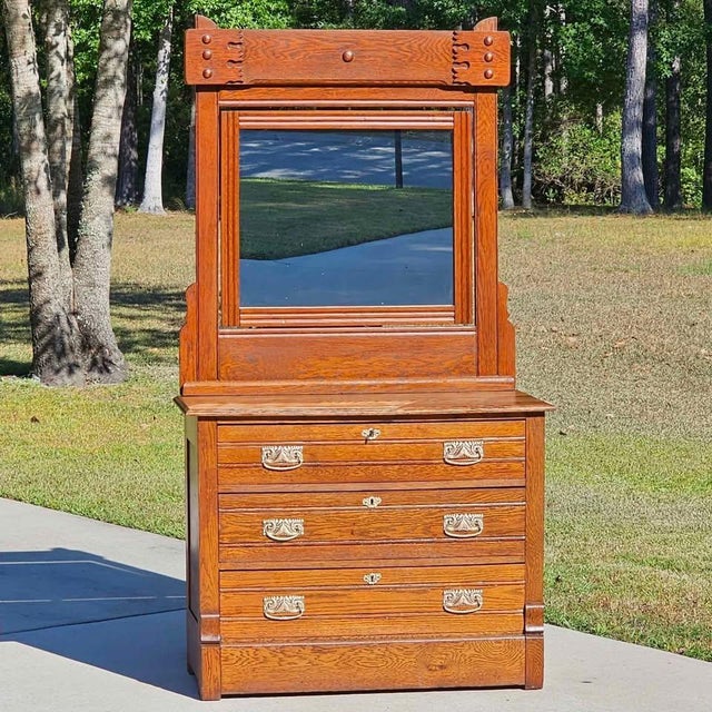 Arts & Crafts Antique Quarter-Sawn Oak Dresser With Mirror & Key, Eastlake / Mission Influence (C. 1900-1910) For Sale - Image 3 of 12