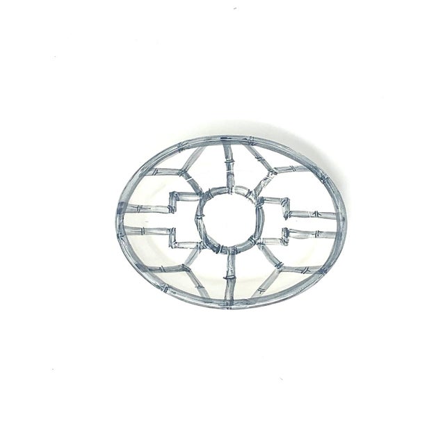 Chinoiserie Chinoiserie Bamboo Fret Ceramic Bath Set, Graphite, 5 Pieces For Sale - Image 3 of 9