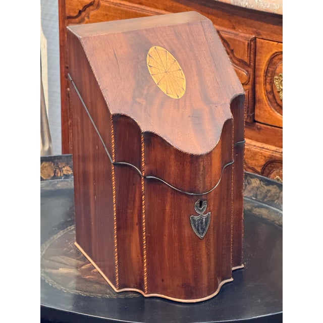 Late 18th Century George III Knife Box For Sale - Image 4 of 10
