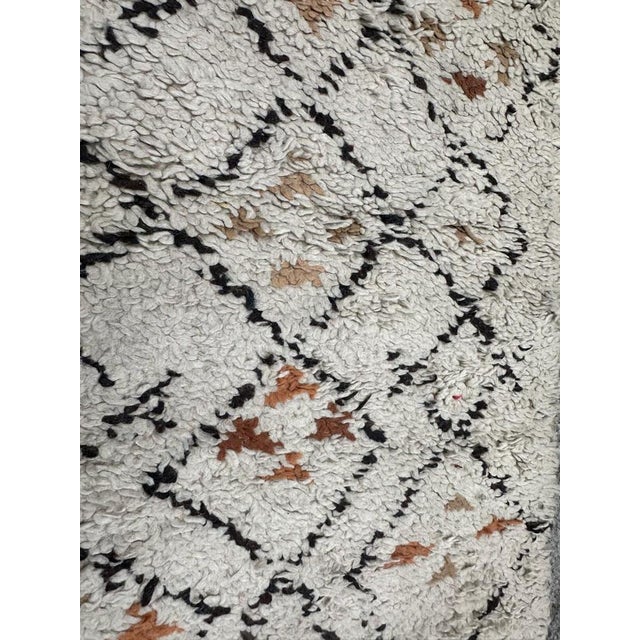 Small Mid-Century Moroccan Tribal Beni Ouarain Rug, 1940s For Sale - Image 6 of 17