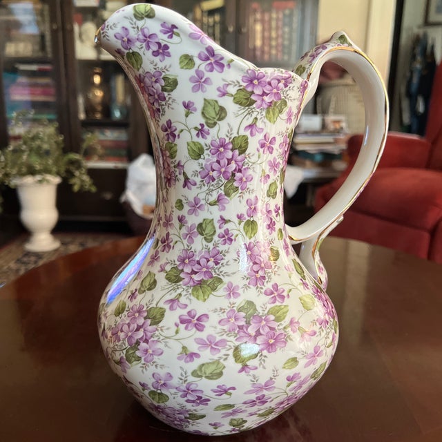 Antique White Vintage Chintz Patterned Pitcher and Basin Set For Sale - Image 8 of 11