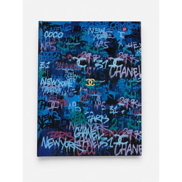 Chanel Métiers d’Art 2018/19 Paris–New York collection book, designed under Karl Lagerfeld. This is a beautiful, high-...