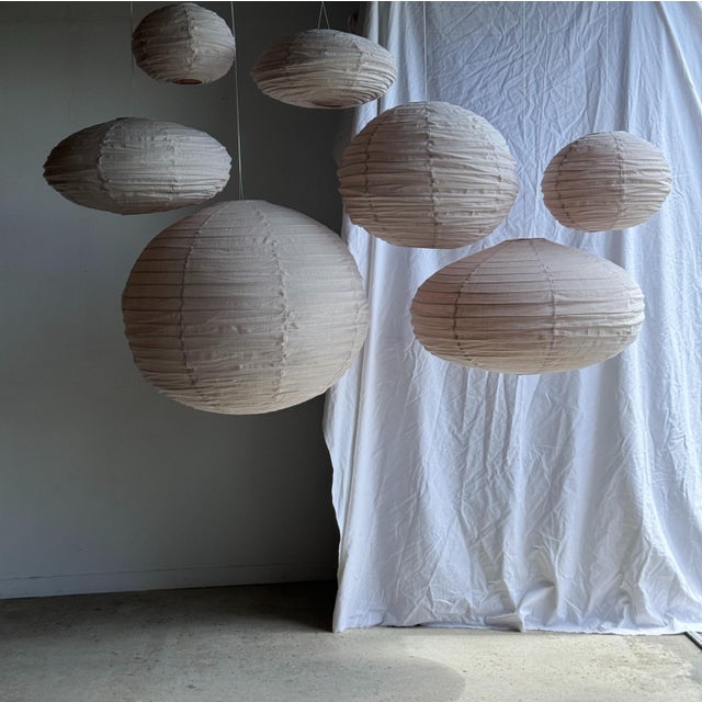 Small Japanese-Style Rattan and Natural Linen Pendant Light For Sale - Image 12 of 18