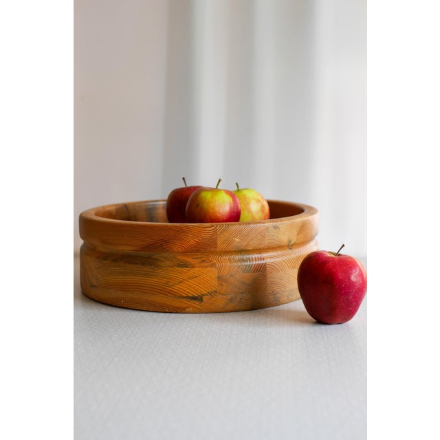Large Mid-Century Scandinavian Handmade Wooden Bowl from Smålandsslöjd, Sweden, 1975 For Sale - Image 9 of 12