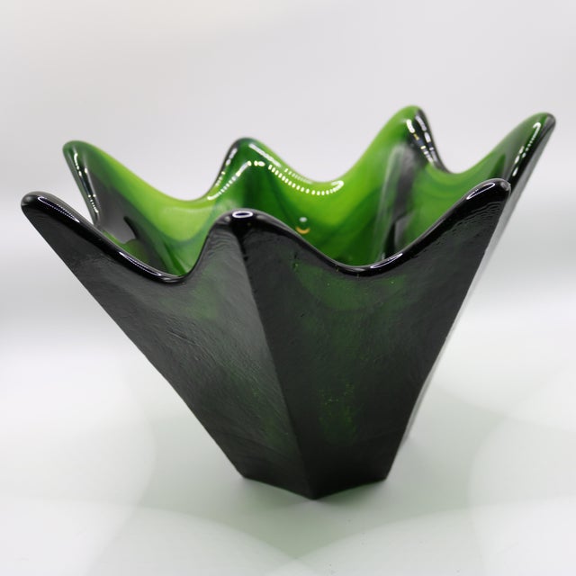 Mid-Century Modern Mid-Century Modern Blenko Emerald Green 7 Point Star Bowl – With Original Label For Sale - Image 3 of 15