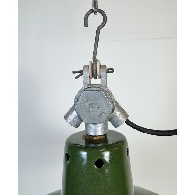 1960s French Industrial Green Enamel Factory Pendant Lamp, 1960s For Sale - Image 5 of 16