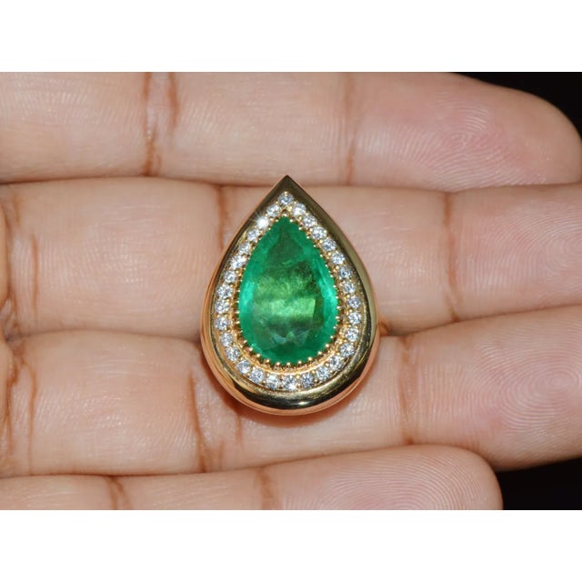 Early 21st Century GIA Certified Natural 6.46CTS VS F Diamond Emerald 18K Solid Gold Halo Domed Ring, size 7 For Sale - Image 5 of 10