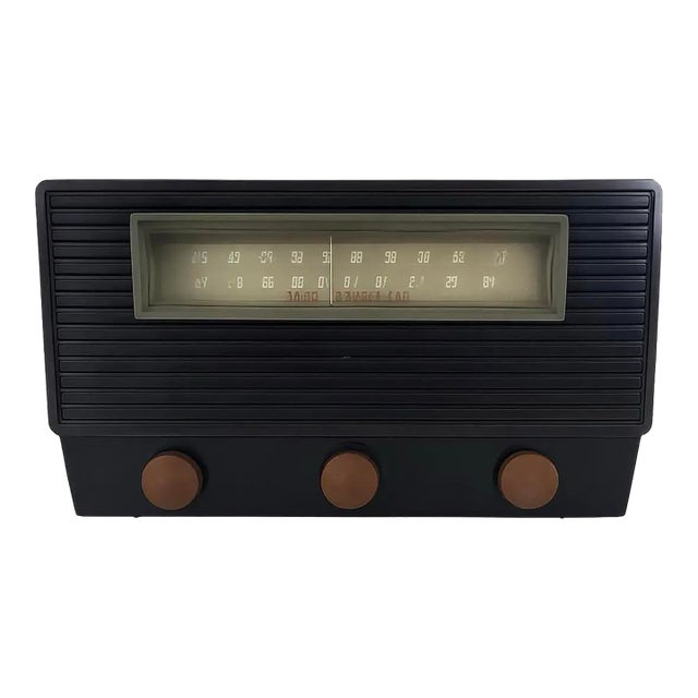 1950 Rca Victor 8-X-71 Black Bakelite AmFm Tube Radio Sculptural Mid-Century Modern Icon For Sale