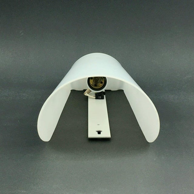 1950s Large Mid-Century Modern Opaline Glass Wall Lamp by Wilhelm Wagenfeld for Peill & Putzler, Germany For Sale - Image 9 of 10