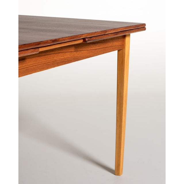 1960s Scandinavian Extendable Oak Dining Table, 1960s For Sale - Image 5 of 11