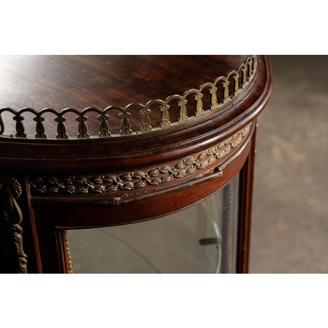 Bronze Early 20th Century Louis XVI Style Mahogany Curio Cabinet For Sale - Image 8 of 15