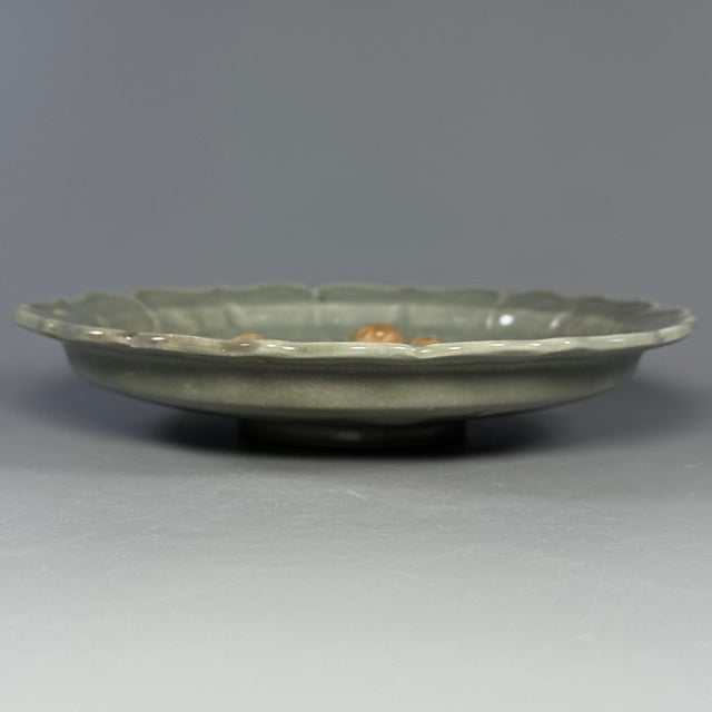 Chinese Chinese Longquan Celadon Floral‑Shaped Plate With Relief Decoration For Sale - Image 3 of 7