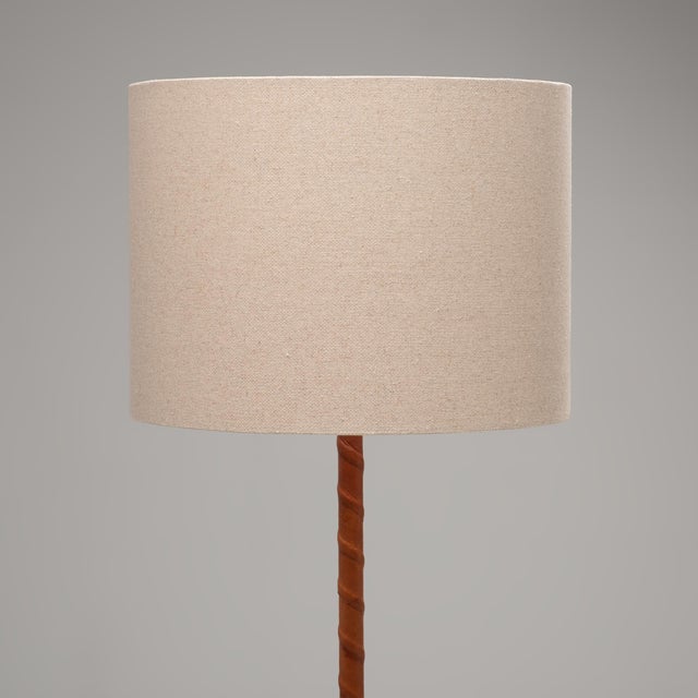 Leather and Brass Floor Lamp by Uno & Östen Kristiansson for Luxus, Sweden, 1960 For Sale - Image 6 of 9