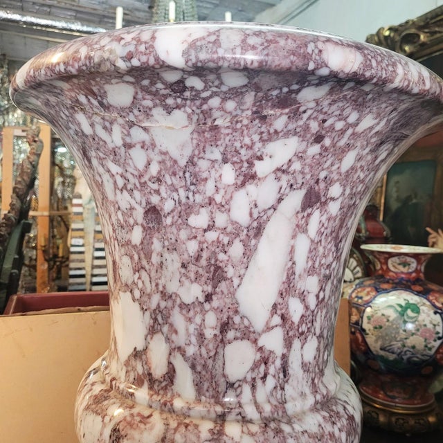 Medici Vase on Marble Column, 1900s For Sale - Image 13 of 18