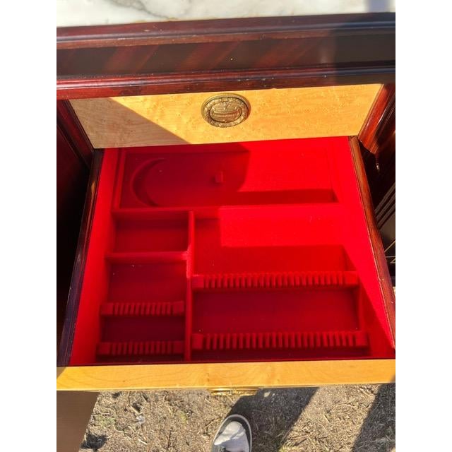 French Louis XVI Flam Mahogany Sideboard Carrera Marble Top 1900s For Sale - Image 11 of 18