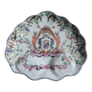 Late 19th Century Edmé Samson Armorial Shell Dish – Hand-Painted Porcelain Catch-All Tray