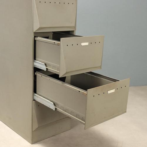 Synthesis Filing Cabinet by Ettore Sottsass for Olivetti For Sale - Image 5 of 9