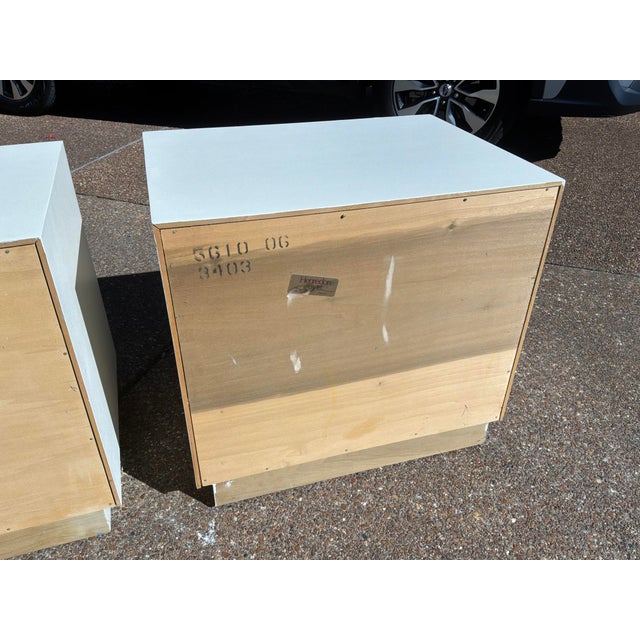 1980s Mid-Century Modern Henredon "Bel Air" Campaign Style Creamy White Nightstands - A Pair For Sale - Image 5 of 8