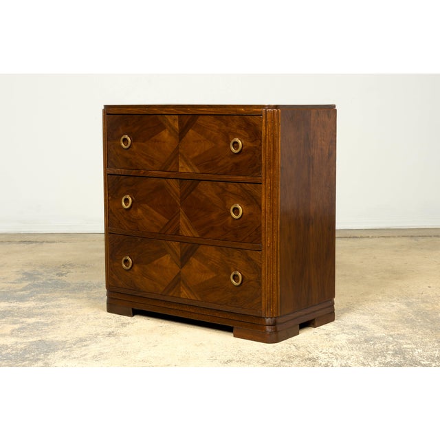 French Art Deco Geometric Walnut Commode by Mercier Frères, Paris, Circa 1930 For Sale In New York - Image 6 of 18