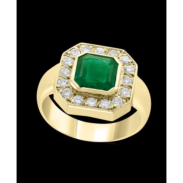 AGL Certified 2.25 Ct Minor Traditional Colombian Emerald Diamond 18 K Men Ring For Sale - Image 17 of 18