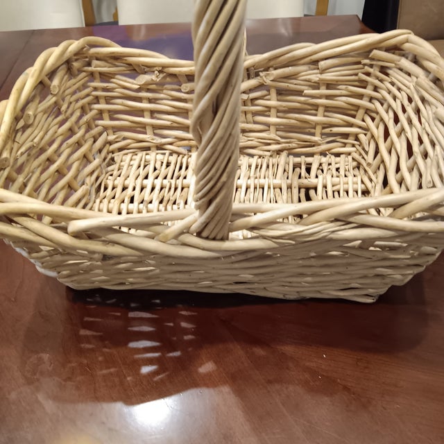 Mid 20th Century Vintage Large French Natural Hand Woven Wicker Basket For Sale - Image 12 of 18