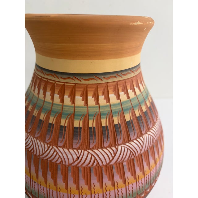 1990s Signed Navajo Pottery Vase by Ernie Watchman – Hand-Coiled Geometric Design For Sale - Image 5 of 10