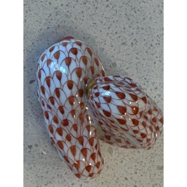 Traditional Classic Red Rust Fishnet Pattern Herend Hand Painted Nestled Bunny Rabbits W/ 22k Gold Accents For Sale - Image 3 of 11