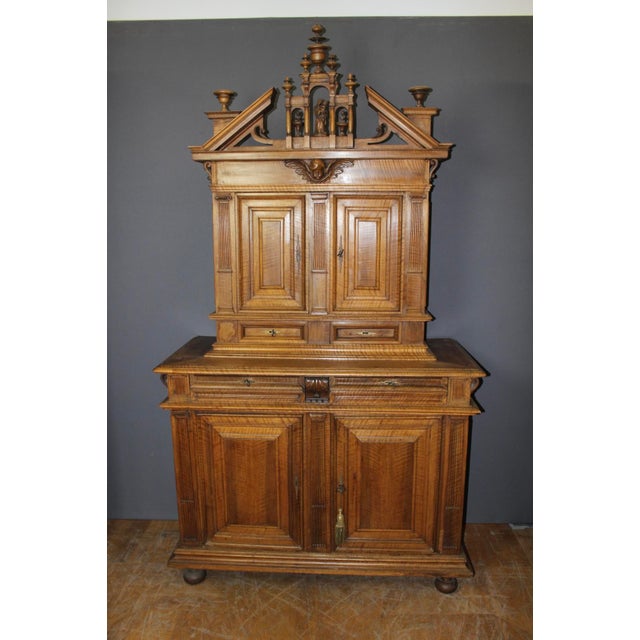 Louis XIII Withdrawal Buffet in Walnut, Late 17th Century For Sale - Image 13 of 18