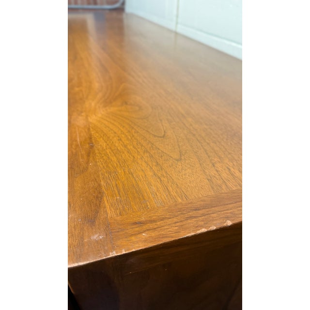 Brown 1970s John Stuart Janus Collection Mid-Century Modern Walnut Credenza / Dresser For Sale - Image 8 of 12