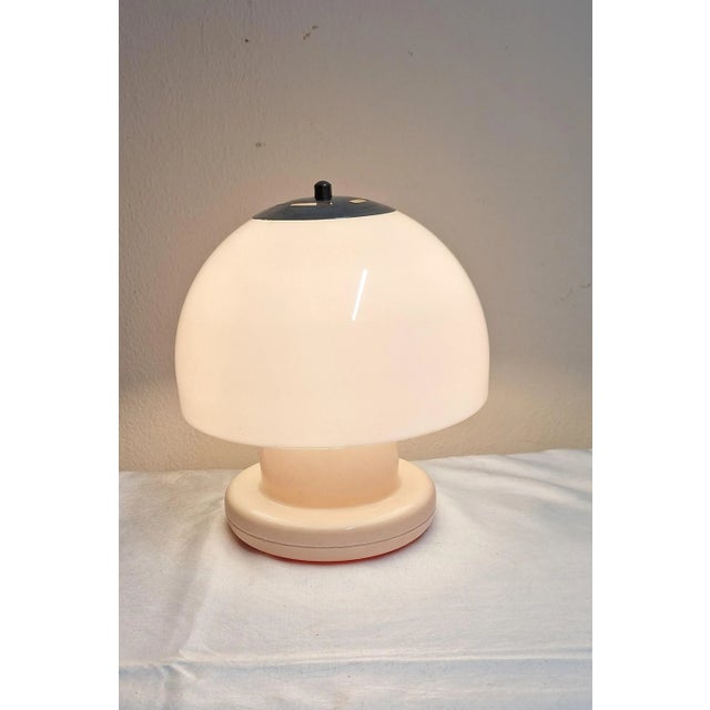 Cream Vintage Table Lamp with Cream-Colored Plastic Base, White Plastic Shade and Chrome-Plated Mount with Sensor Circuit, 1970s For Sale - Image 8 of 8