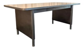 Example of Shaw Walker Desks